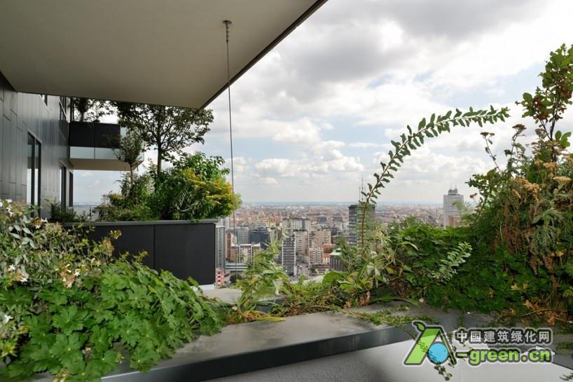 意大利垂直绿色公寓